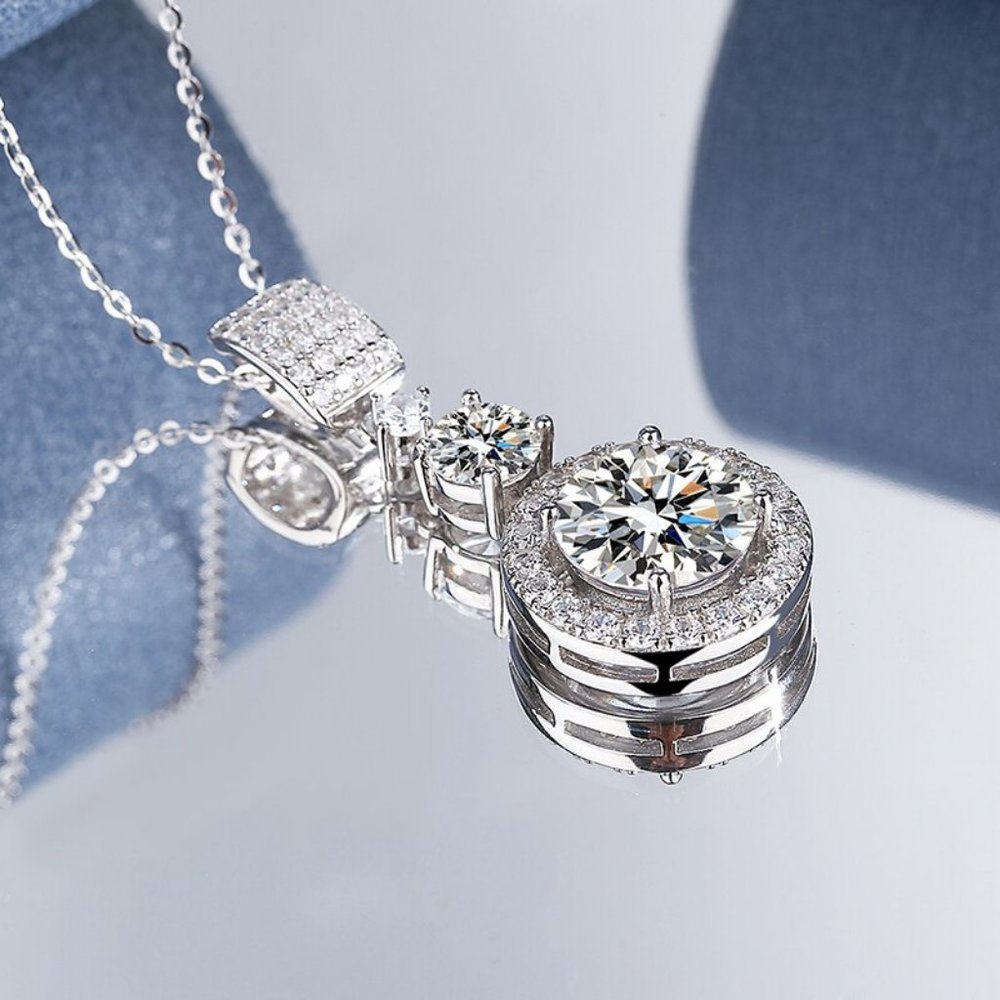 Certified 6ct. t.w. Moissanite Diamond Halo Pendant Necklace NEW - Picture 10 of 15